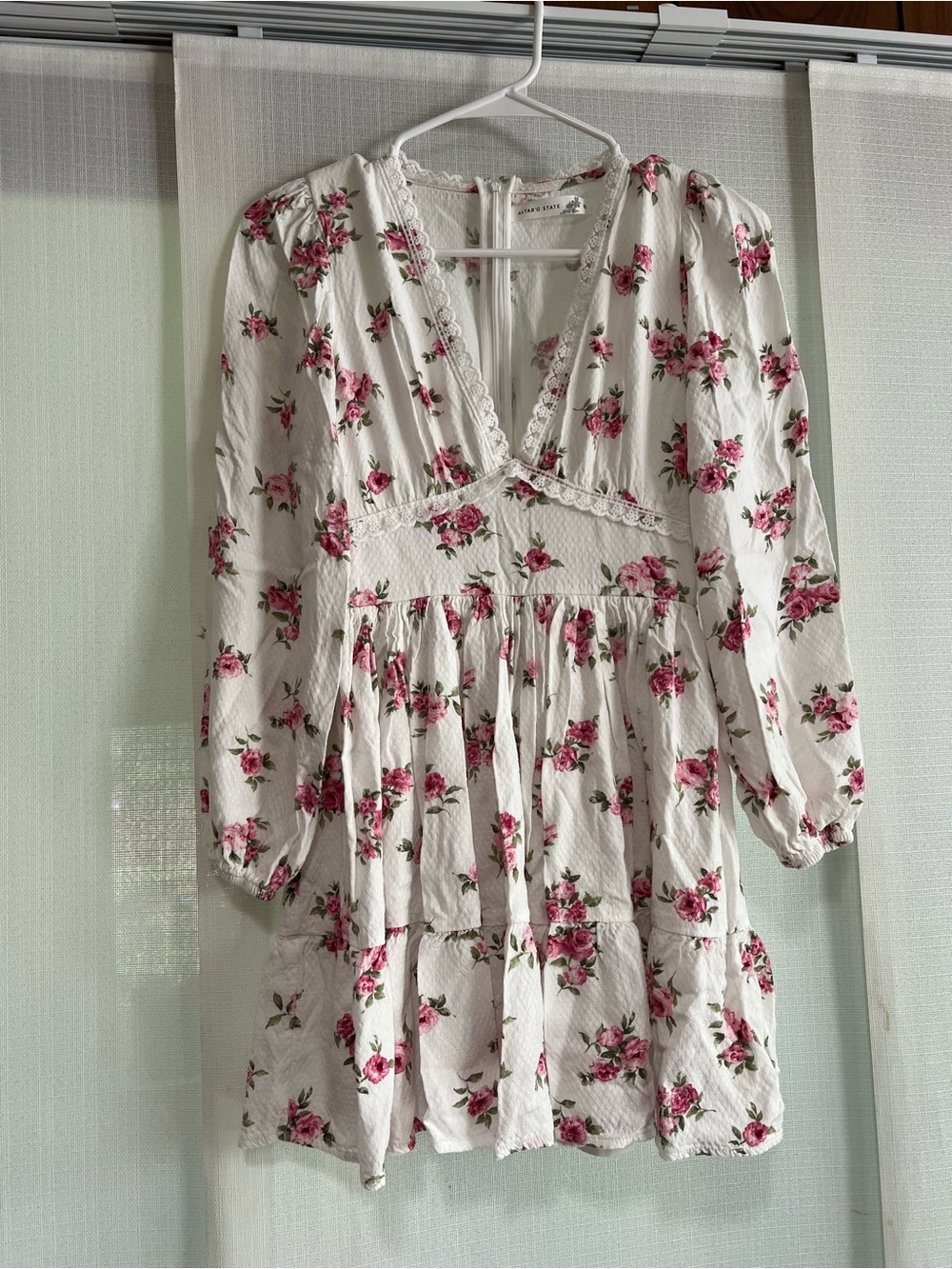 NWOT Altar d state White Floral V-Neck Tiered Mini Dress